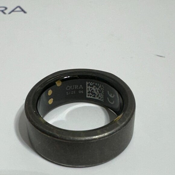 Oura ring gen3 heritage stealth - Picture 2 of 5